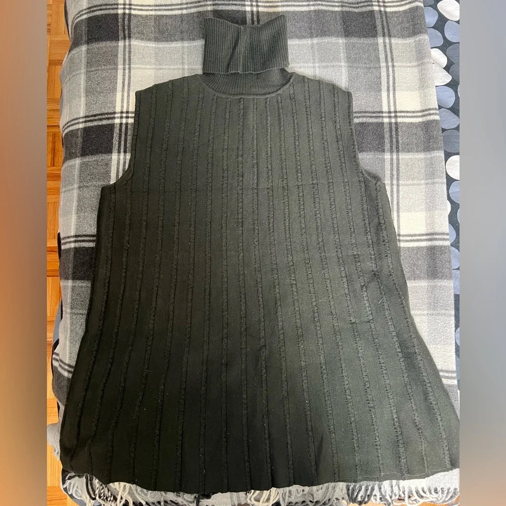 COS sleeveless turtle neck - Picture 2 of 8